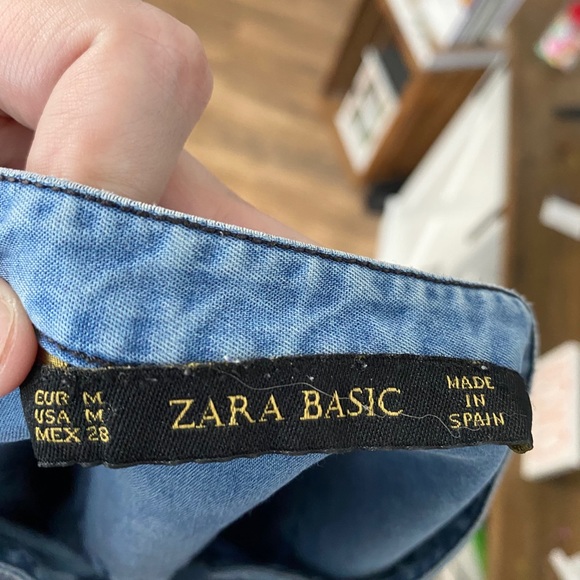 🌿3/$30🌿 Zara button down chambray top - Picture 7 of 7